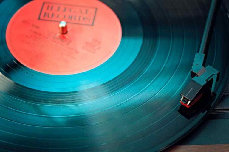 Essential Tips For Choosing The Perfect Turntable