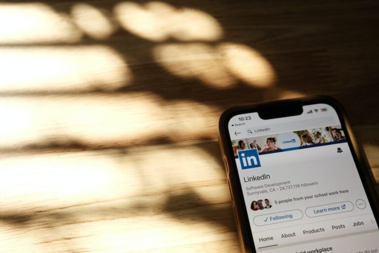 How To Grow Your LinkedIn Business Page & Get More Connections