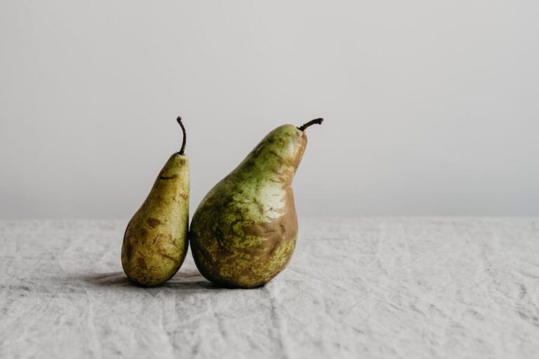 when are pears ripe